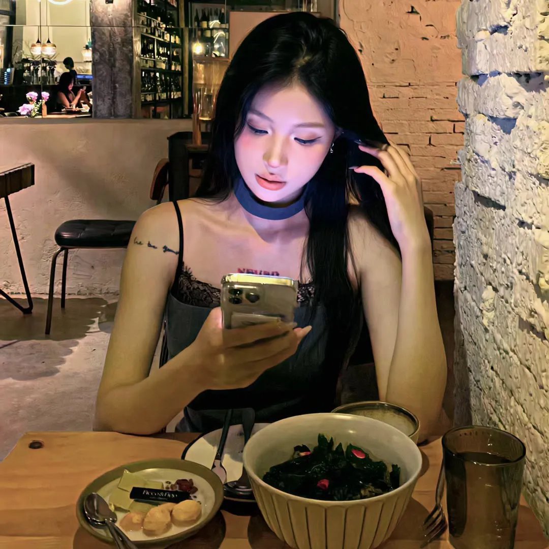 三角窗外是黑夜